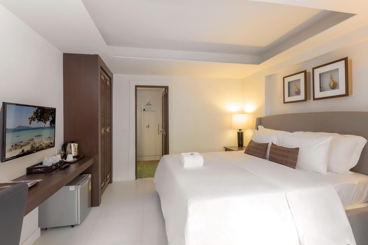 New Patong Premier Resort Екстер'єр фото